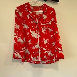 Used button down 
Flower print in white/gray 
Pocket in front
White trim